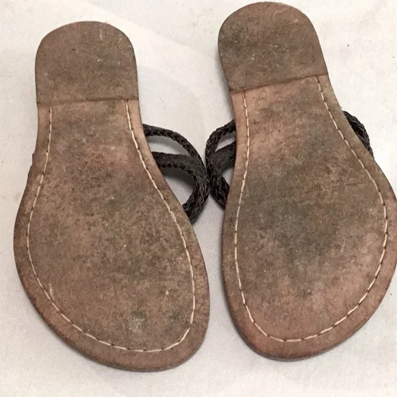 Bernardo Dark Chocolate Brown Classic Woven 9M Thong/Sandals - Picture 2 of 6